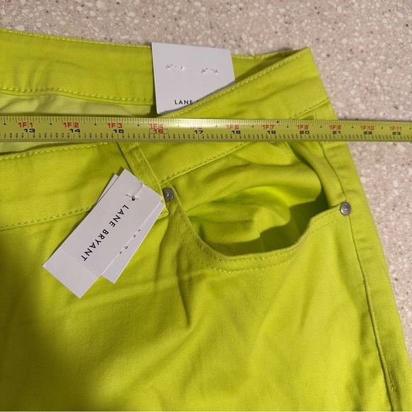 Lane Bryant Plus Size Curvy Fit Sateen Skinny Pants in Neon Yellow/Lime Green 22 - Picture 3 of 15